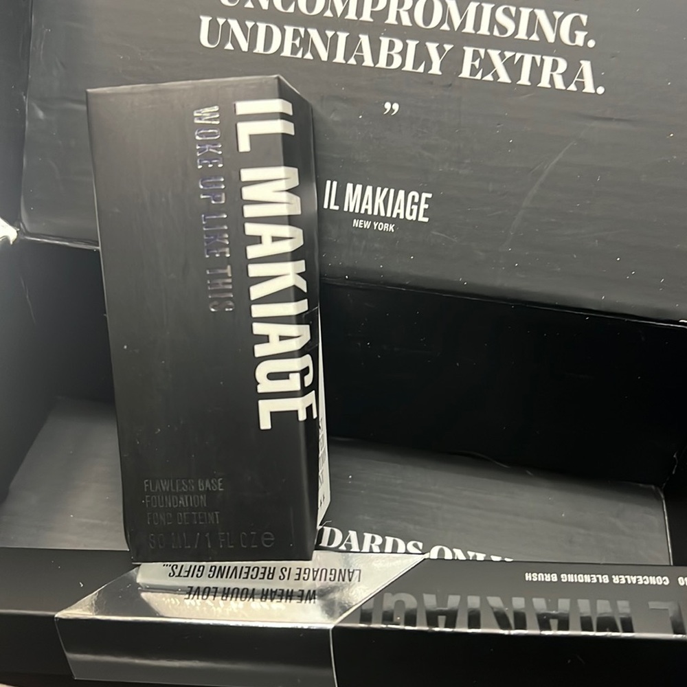 IL makiage woke up like this flawless base foundation 175